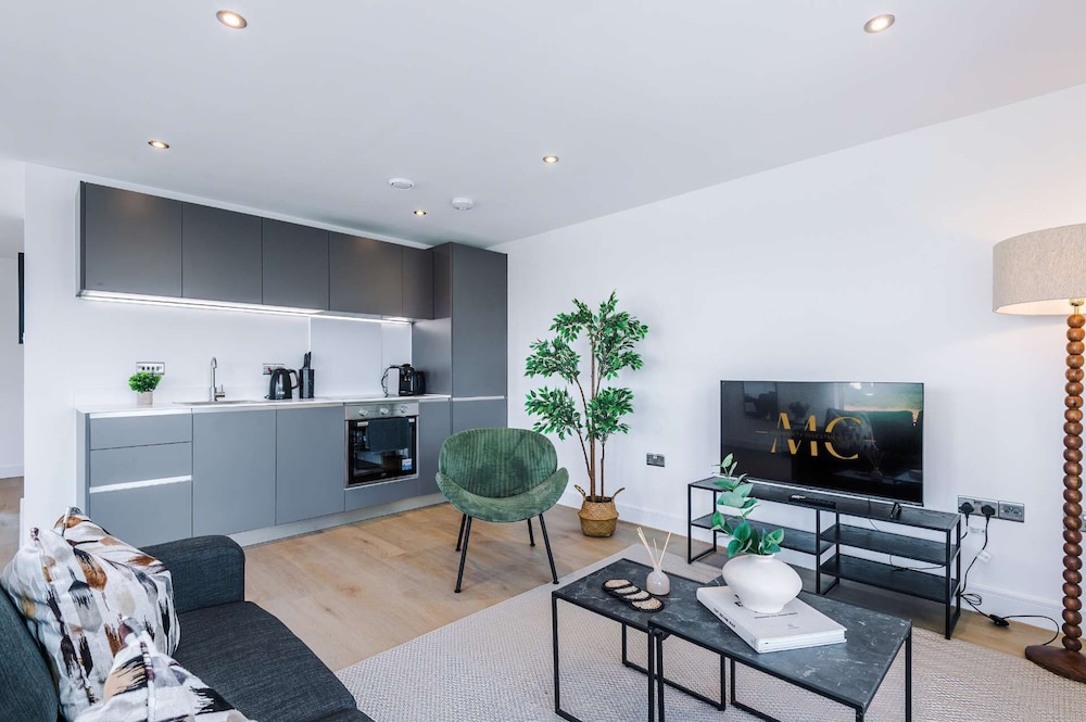 Premium City Penthouse Ideal For Business