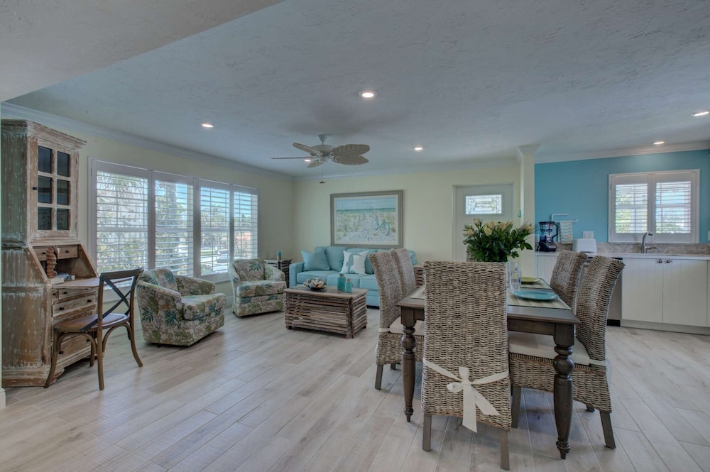 Lulu's Key House Loggerhead 2/2 Upstairs view 3