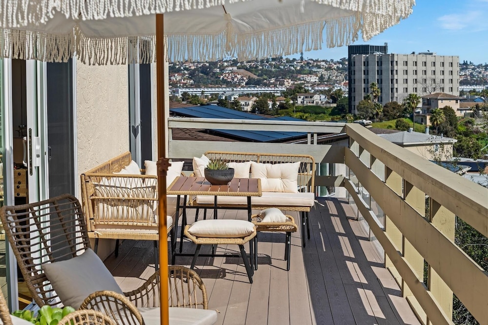 San Diego Coastal Home With Downtown Views! 5 Bedroom Home by RedAwning view 4