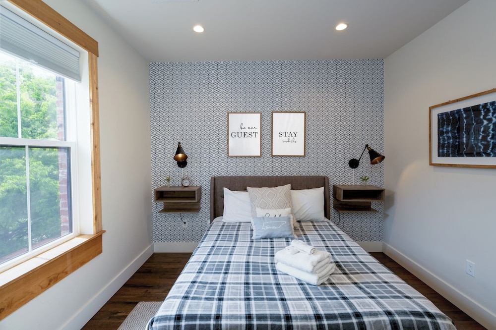 Charming Nashville at the 1865 view 2