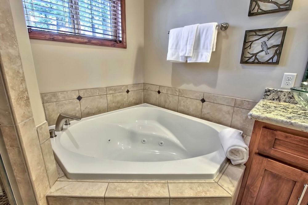Conifer Chalet 3 Bedroom Condo