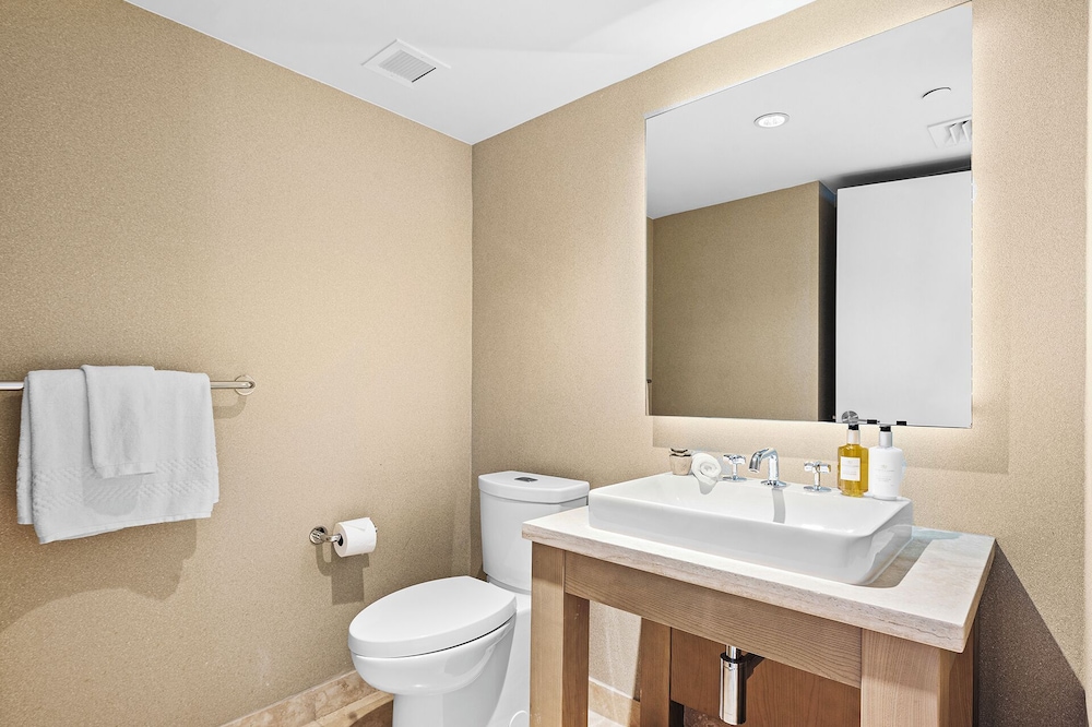 Luxury Vacation Rentals at 1 Hotel & Homes by LRMB