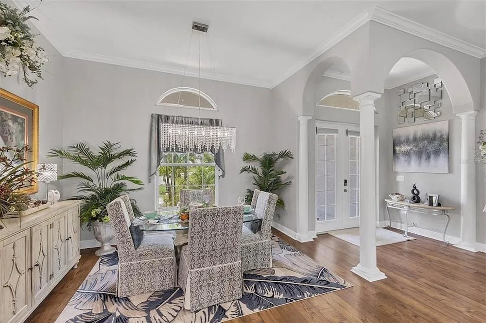 The Sanctuary - Private Pool+spa Vacation Home - Only 5 Minutes To The Gulf Coast! 3 Bedroom Home