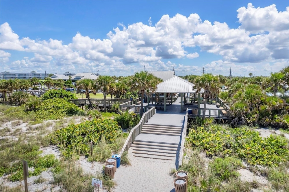 Sunset Oasis Englewood 2 Bedroom Private Pool Home Fully Fenced Yard- Dog friendly 2 Home