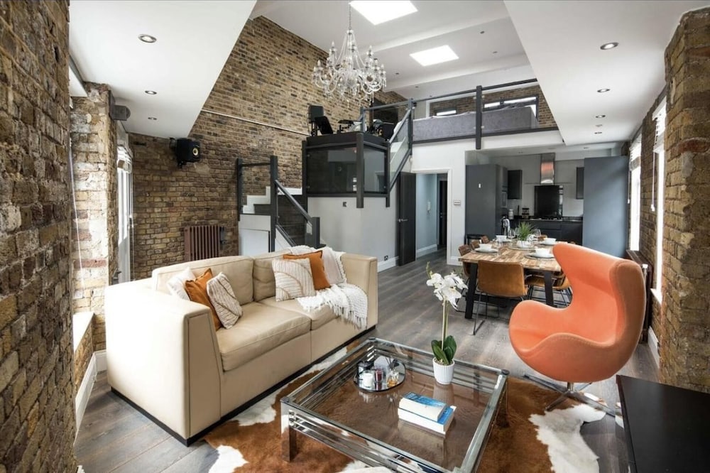 Luxury Penthouse Located Near Old Street view 5
