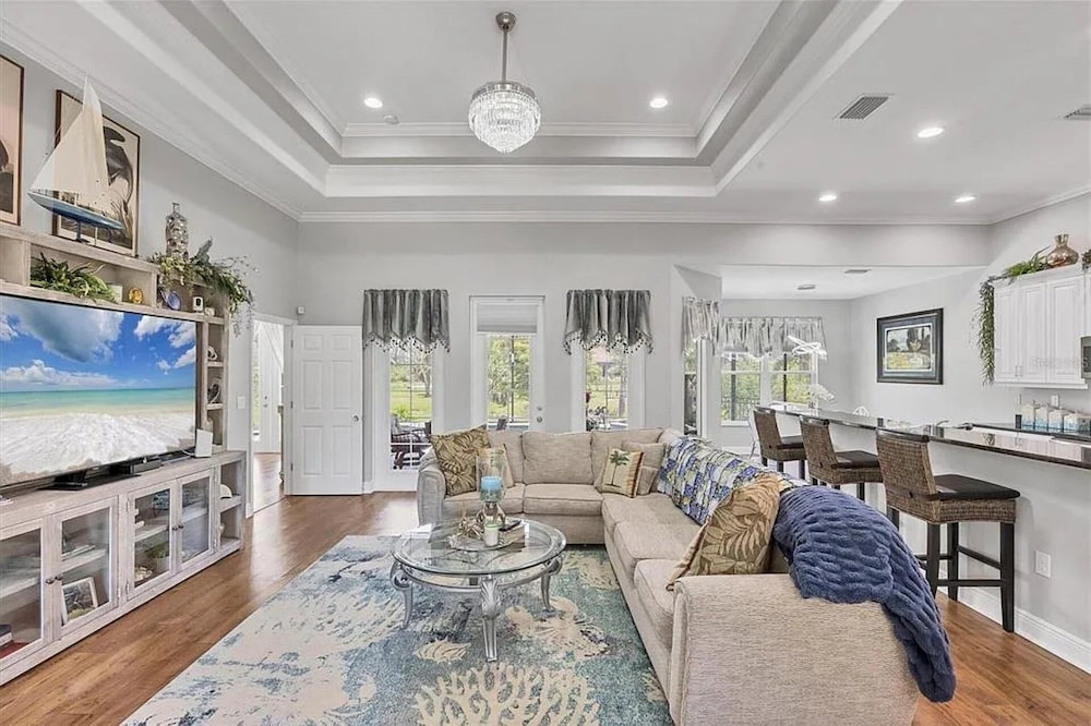 The Sanctuary - Private Pool+spa Vacation Home - Only 5 Minutes To The Gulf Coast! 3 Bedroom Home
