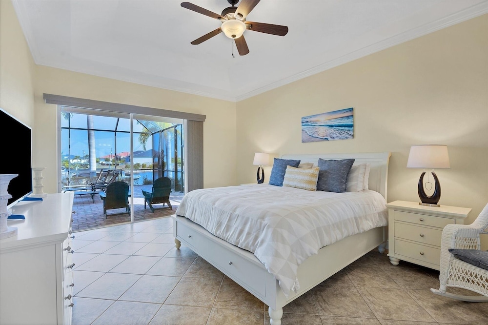 Villa Sol South Gulf Cove! Pool/spa Waterfront Canal W Dock 3 Bedroom Home