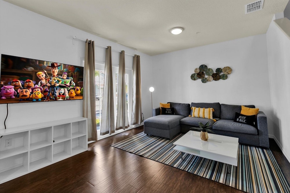 West Lucaya Village 4 Bedroom Townhome 4 Townhouse