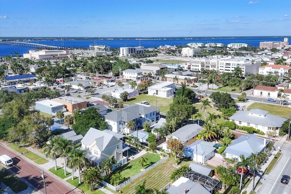 Punta Gorda Isles 2 Bedroom Private Home 2 Home