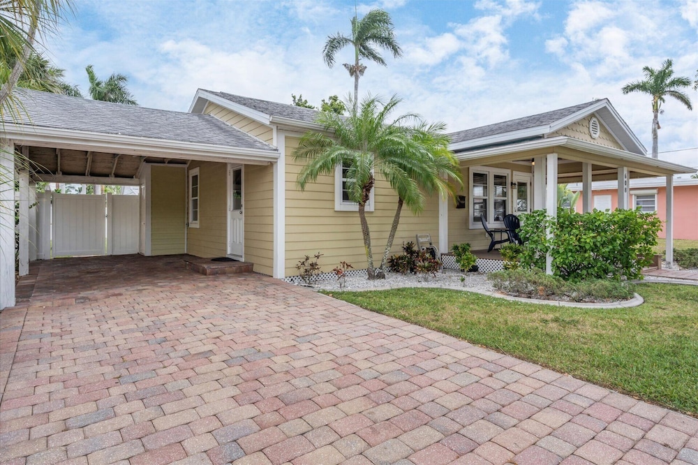 608 w Olympia ave view 3