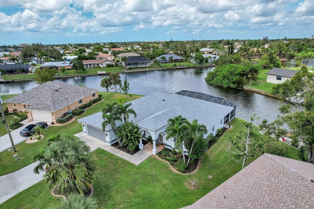 Cape Coral 3-Bedroom Canalfront Pool Vacation Home with Dock 3 Home