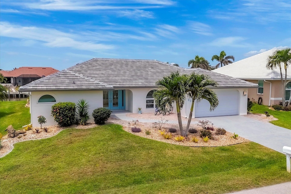 Punta Gorda 3-Bedroom Canalfront Vacation Home with Pool 3 Home