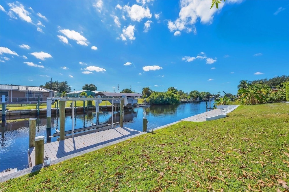 Harbor Heights Private Pool Vacation Home On Canal With Bbq And Dock 2 Bedroom Home