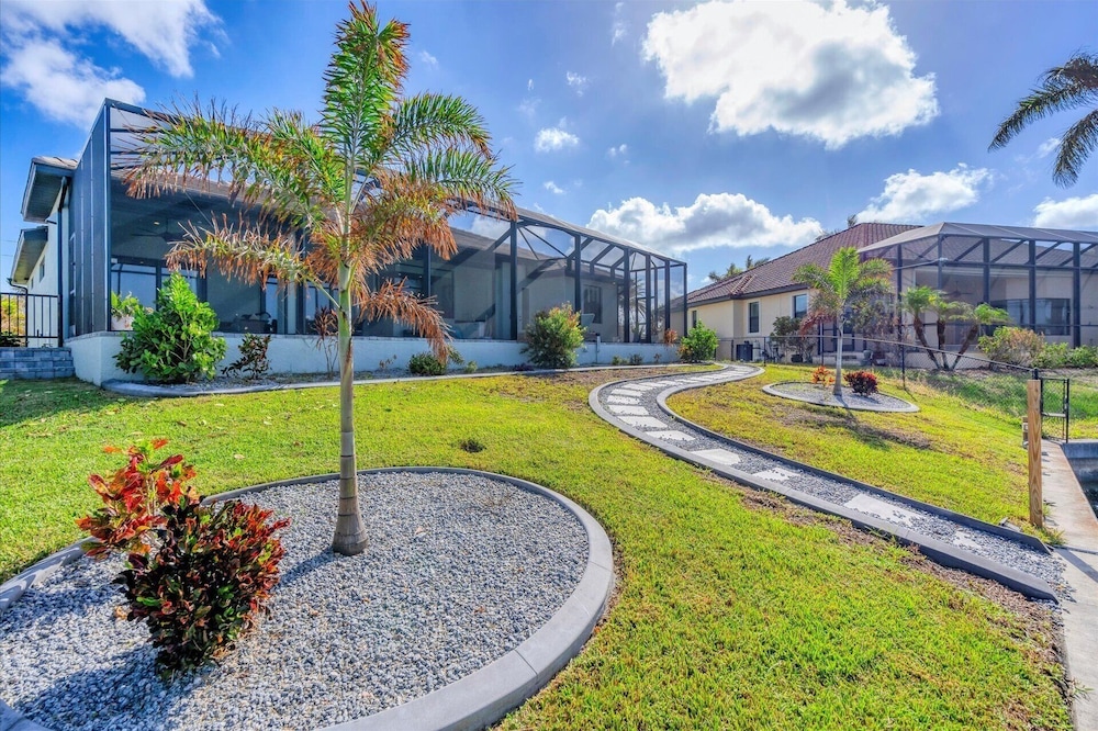Punta Gorda 3-Bedroom Canalfront Pool Home with Dock 3 Home