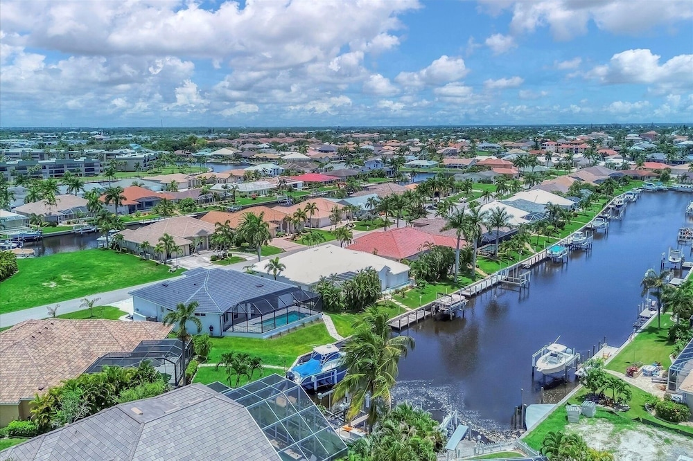 Punta Gorda 3-Bedroom Canalfront Vacation Home with Pool 3 Home