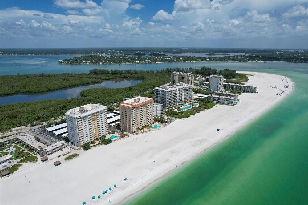 Close To Casey Key Nokomis Beach Pet Friendly Large Yard 3 Bedroom Home