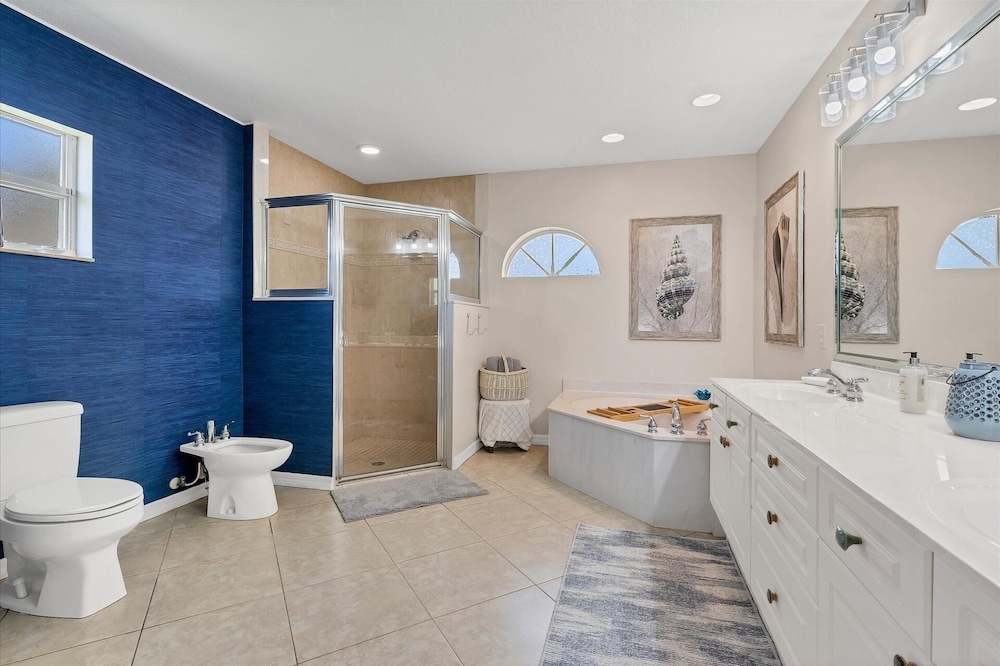 Cape Coral 3-Bedroom Canalfront Pool Vacation Home with Dock 3 Home