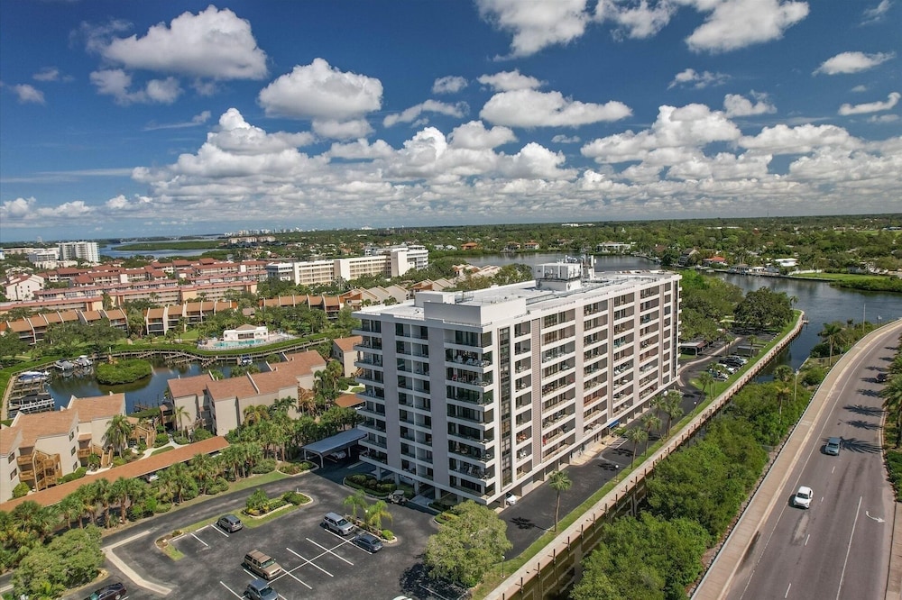 Anchorage Resort 5th Floor 2 bedroom condo with Beach Access 2 Condo