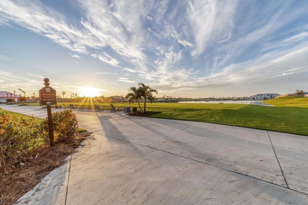 Heritage Landing Golf Club 27 night minimum 2 Bedroom Condo 2 Condo