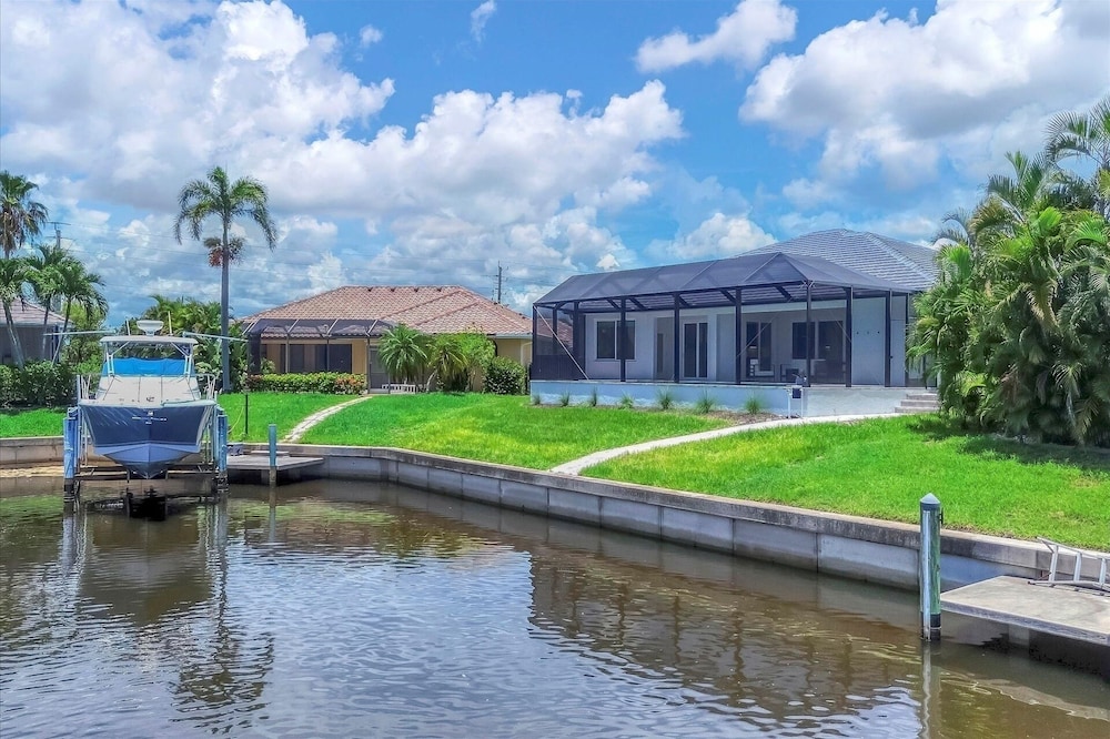 Punta Gorda 3-Bedroom Canalfront Vacation Home with Pool 3 Home