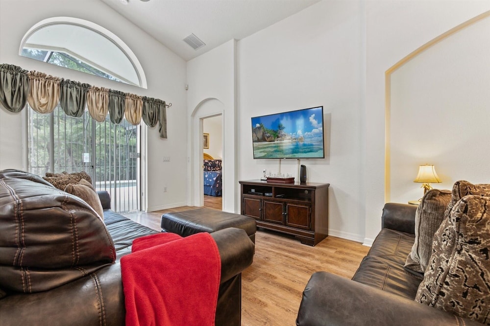 4 Bedroom Private Pool+Spa Home 8 Miles to Disney 4 Home