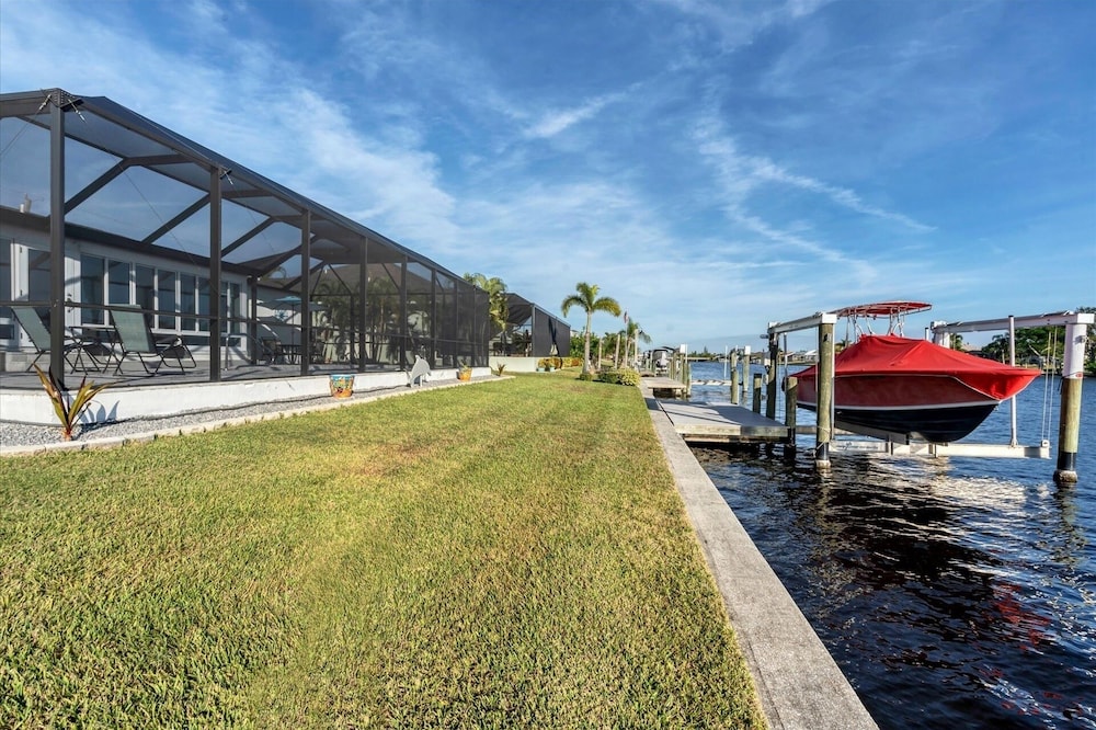 South Gulf Cove 2 Bedroom Canal Pool Home 2 Home