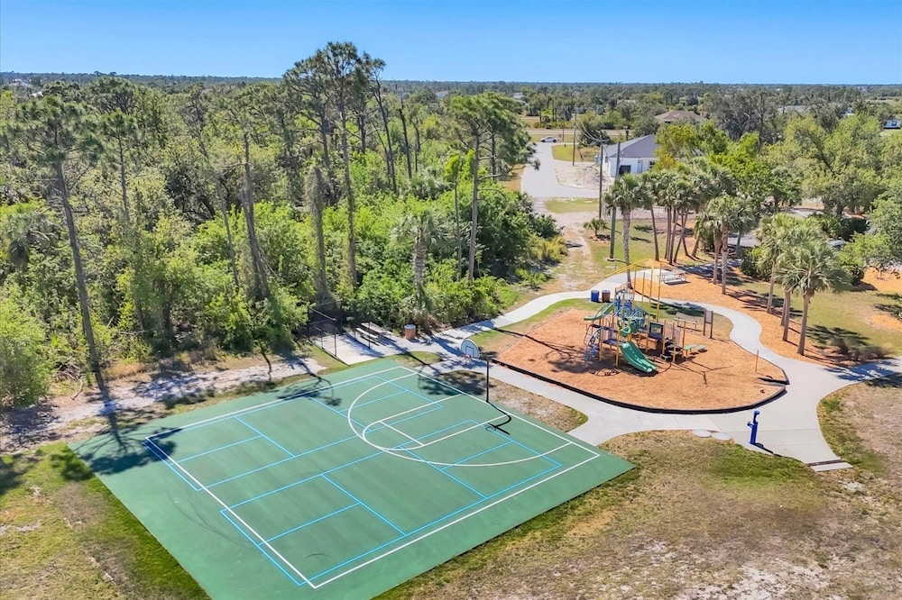 South Gulf Cove 3 Bedroom Canal Pool Home 3 Home