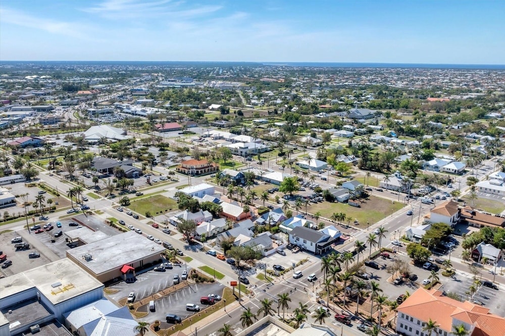 Downtown Historic Punta Gorda Loft W Incredible Outdoor Space 1 Bedroom Apts