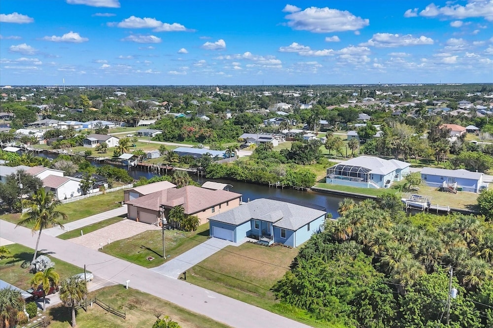 Punta Gorda 4-Bedroom Private Pool Home on Canal 4 Home