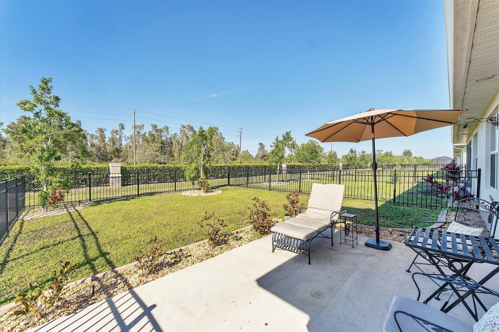 25128 East Lenox Circle