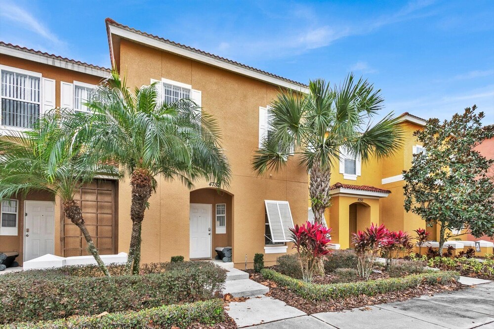 4752 Vero Beach Place view 3