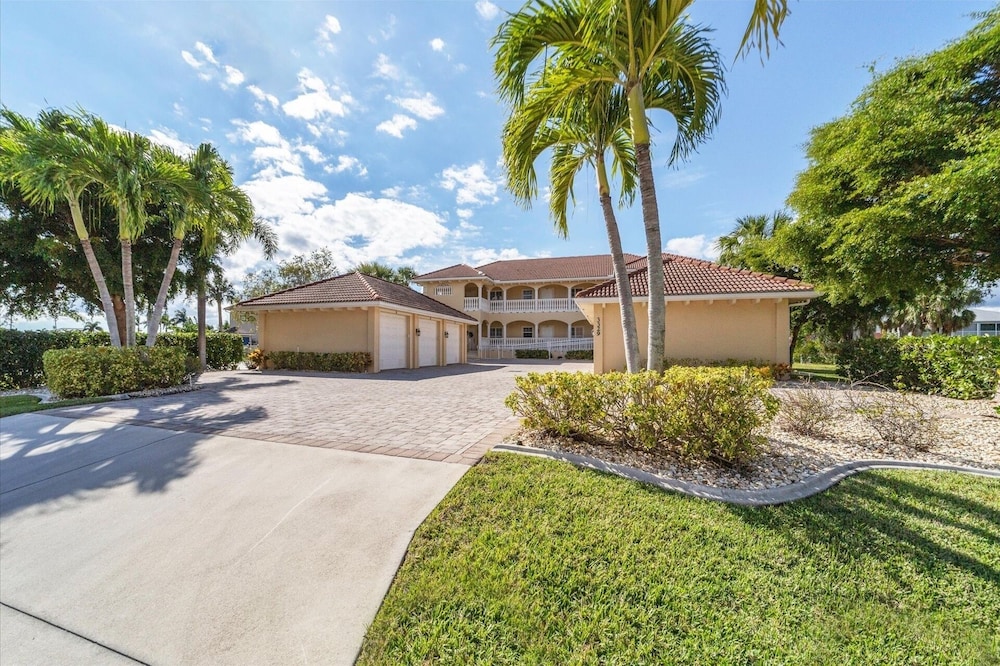 Punta Gorda 3-Bedroom Canalfront Vacation Condo with Dock 3 Condo
