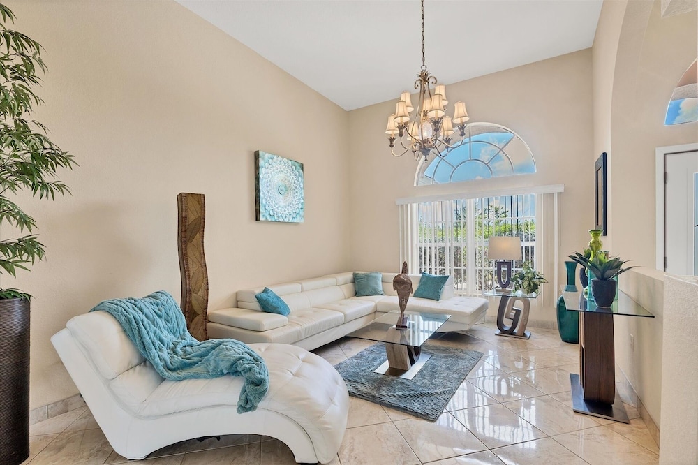 South Gulf Cove Private Vacation Home With Pool And Hot Tub - Only 15 Minutes To Swfl Beaches! 4 Bedroom Home