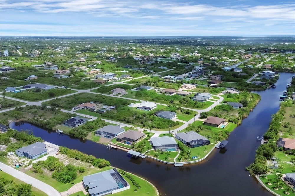 South Gulf Cove 3 Bedroom Canal Pool Home 3 Home