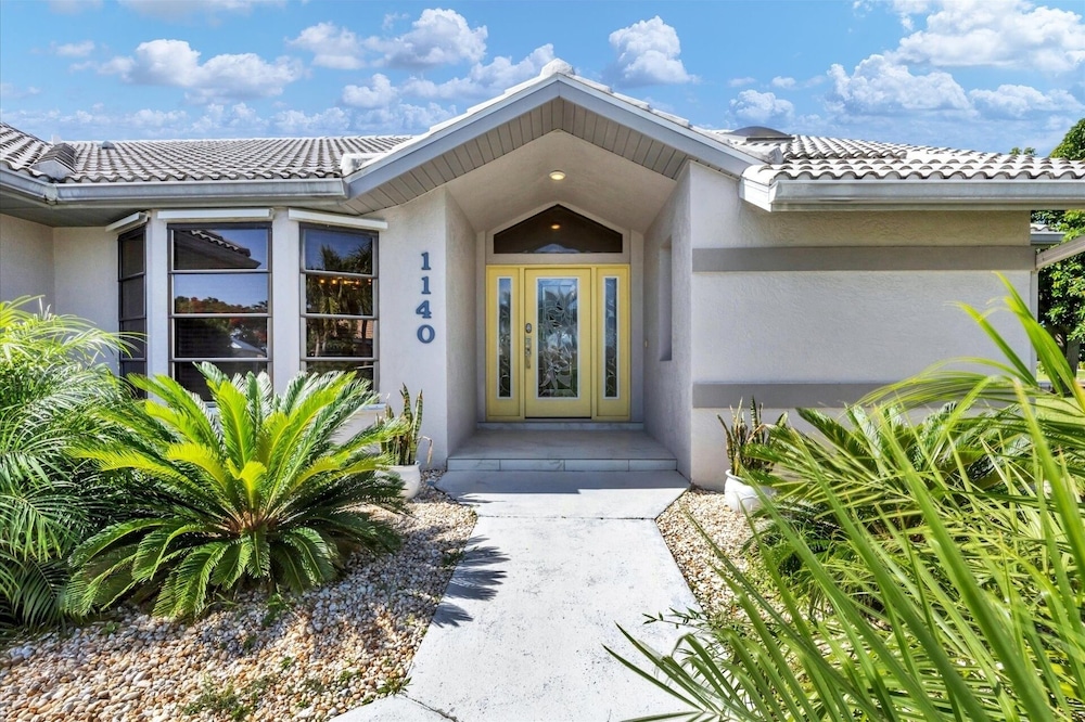 Punta Gorda Isles 3 Bedroom Private Pool+Spa Home on Canal 3 Home