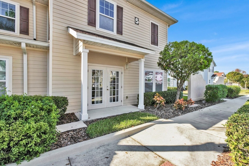West Lucaya Village 4 Bedroom Townhome 4 Townhouse