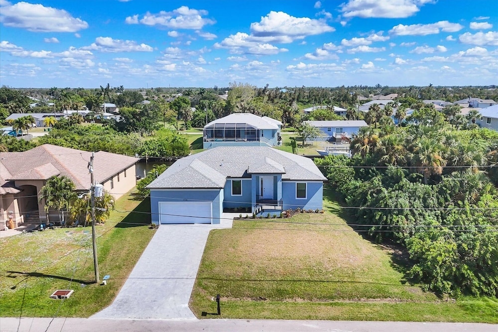 Punta Gorda 4-Bedroom Private Pool Home on Canal 4 Home