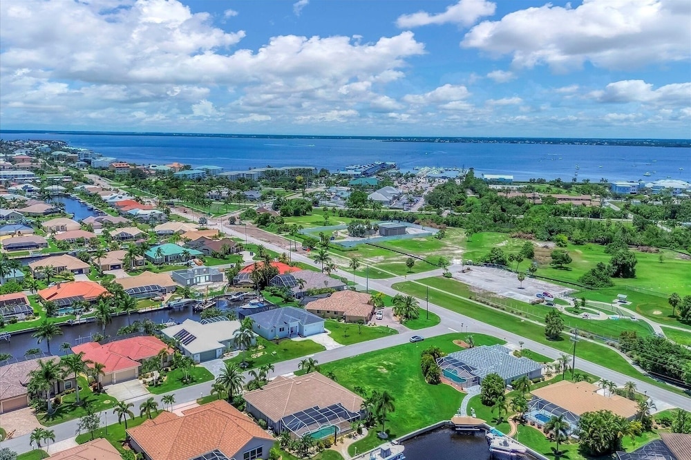 Punta Gorda 3-Bedroom Canalfront Vacation Home with Pool 3 Home