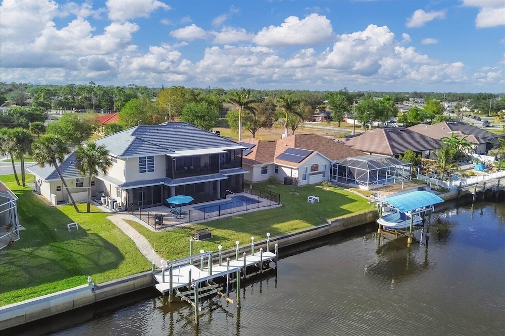 2674 Lake View Blvd
