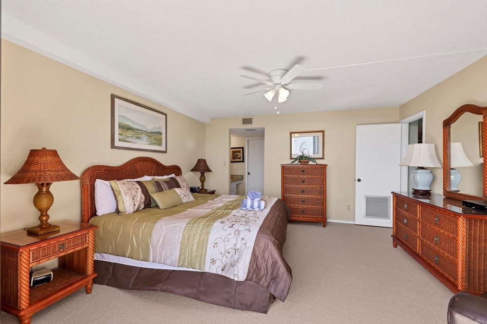 Anchorage Resort 2 bedroom, 4th Floor Condo Southern View Siesta Key 2 Condo