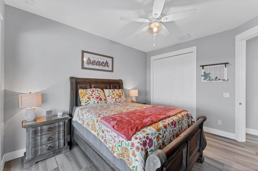 South Gulf Cove 3 Bedroom Pool + Spa on Canal Private Home 3 Home