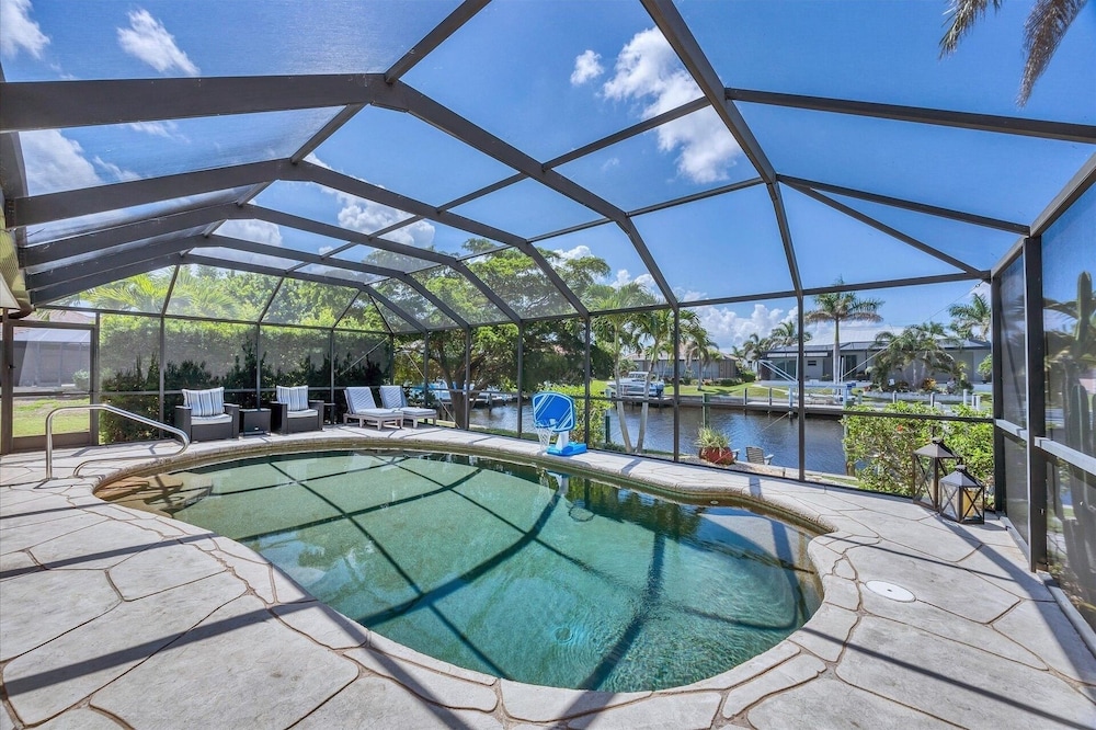Punta Gorda 3-Bedroom Canalfront Vacation Home with Dock 3 Home