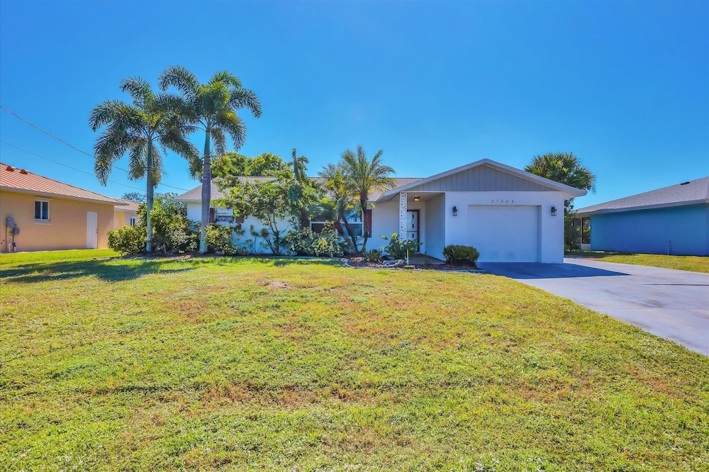 Harbor Heights Private Pool Vacation Home On Canal With Bbq And Dock 2 Bedroom Home