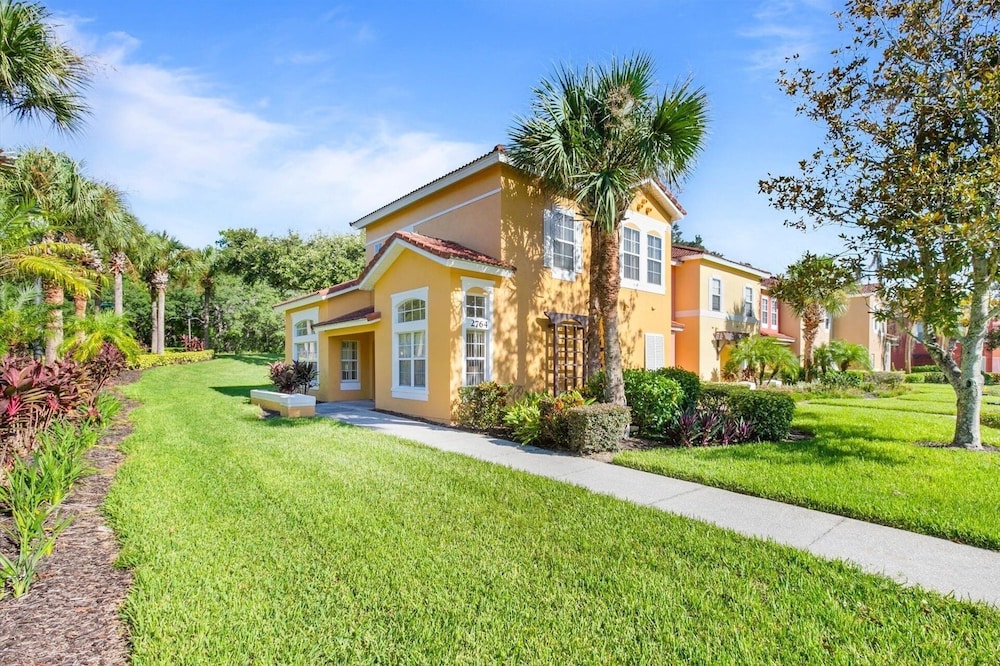Emerald Island Resort 4 Bedroom Townhome Close to Disney! 4 Townhouse