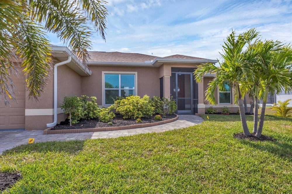 South Gulf Cove 3 Bedroom Canal Pool Home 3 Home