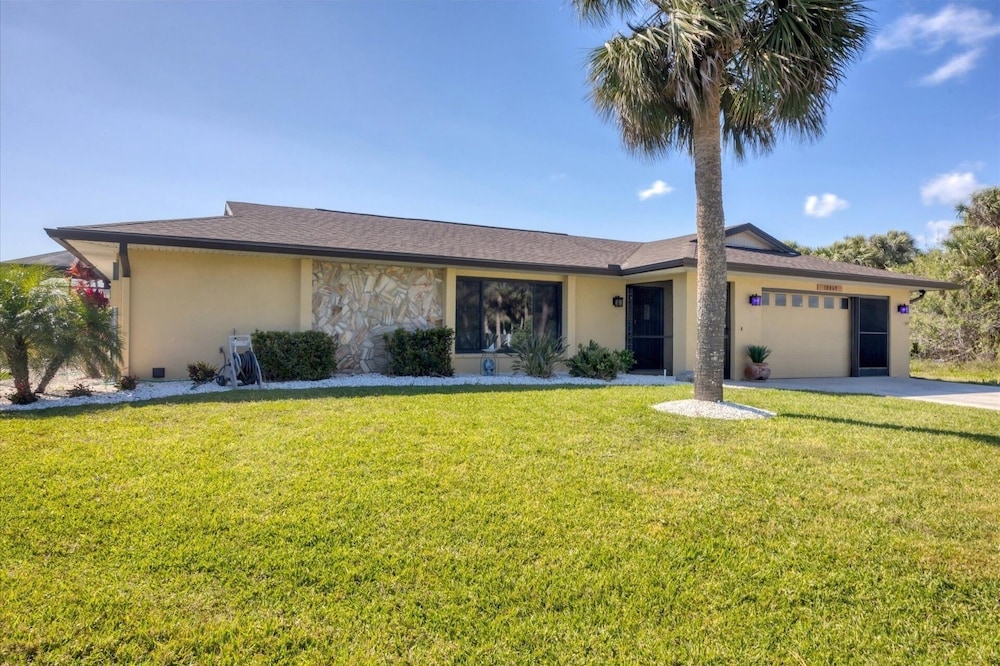 Port Charlotte 3 Bedroom Pool+Spa Vacation Home on Canal 3 Home