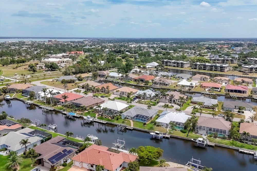 Punta Gorda 3-Bedroom Canalfront Vacation Home with Pool 3 Home