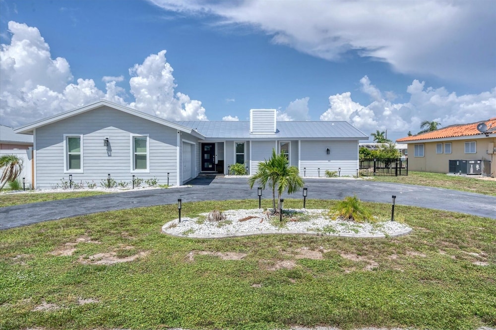 Punta Gorda Isles Pool Spa Canal Home With Dock Space 3 Bedroom Home