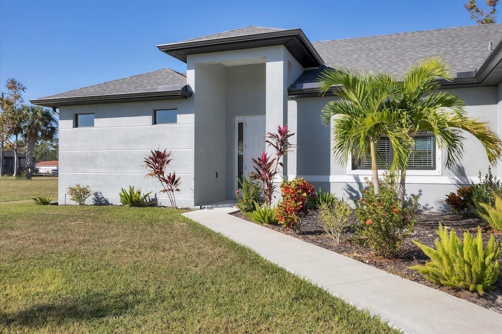Punta Gorda Private Pool Vacation Home 3 Bedroom Home