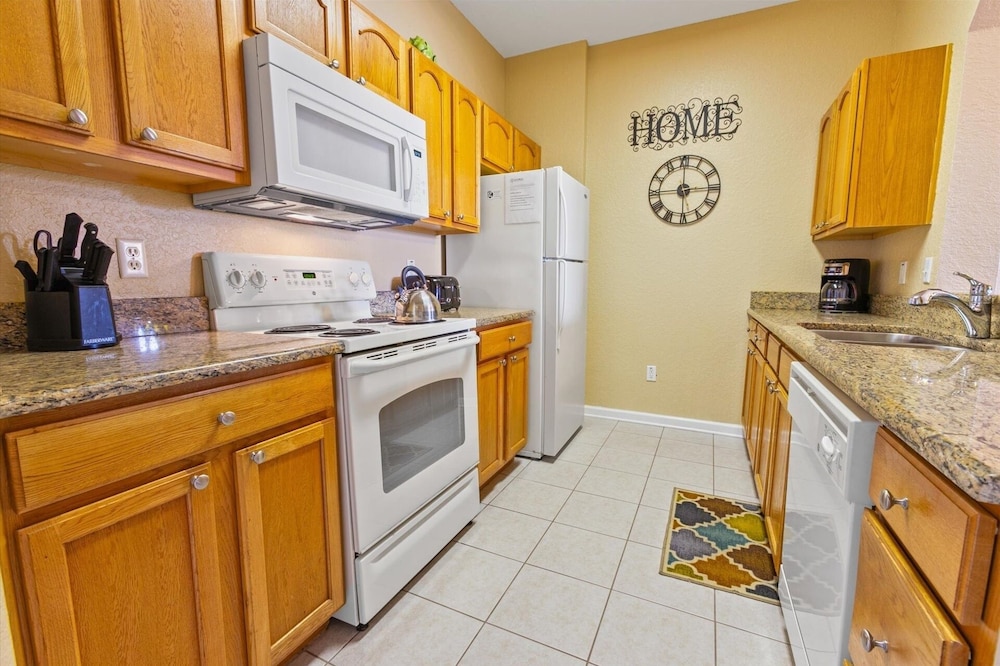 Windsor Hills Resort 3 Bedroom 4th Floor Condo with Resort Access 3 Condo